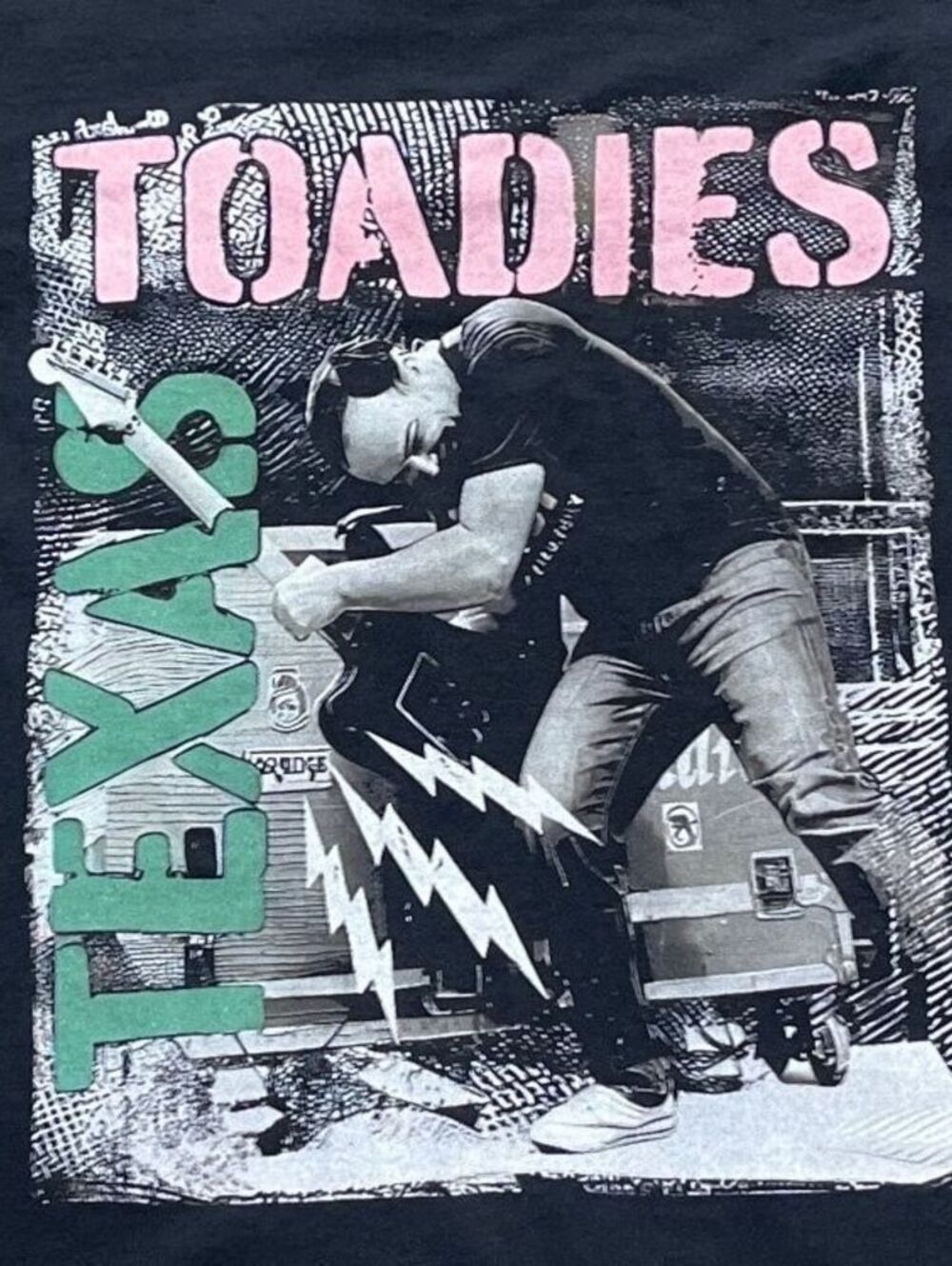 Toadies Preowned Medium T-shirt